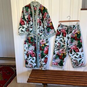 NWOT SIGNALS cotton Robe (s/m) & Pajama bottom (s) set. Beautiful floral pattern